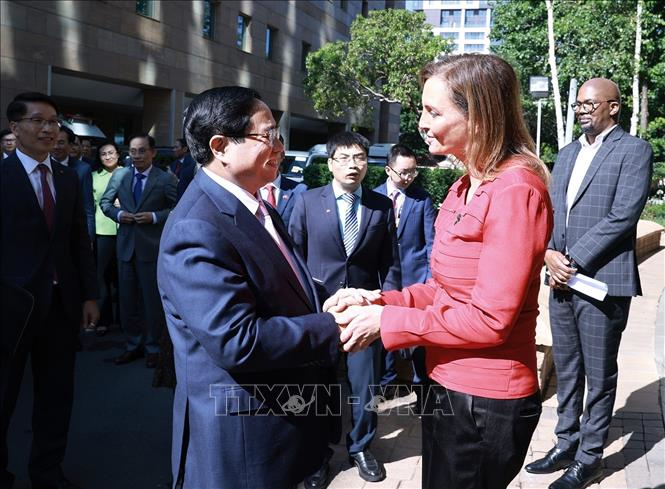 Thủ tướng Phạm Minh Chính thăm Thị trường chứng khoán Johannesburg của Nam Phi